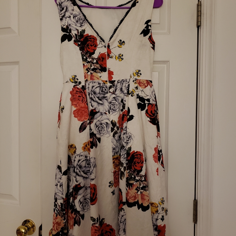 Adrianna Papell floral dress - Picture 2 of 16